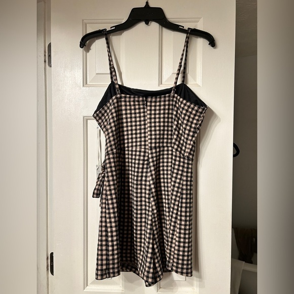 NEW 🆕 Stylish Black and Brown Checkered Dress with Shorts - Picture 7 of 7